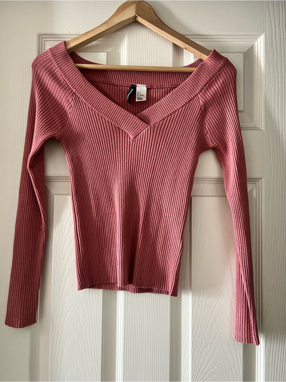 H&M Ribbed V-Neck Sweater in Dusty Rose Mauve Pink
